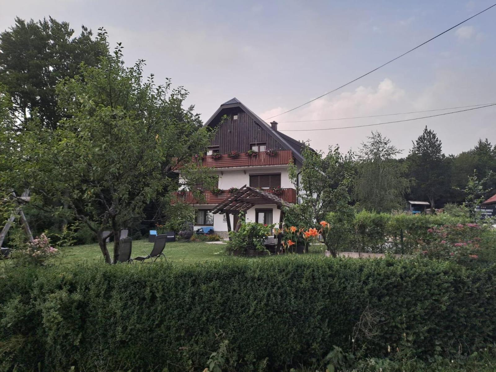 Отель Tomljanovic Плитвицкие озёра Экстерьер фото